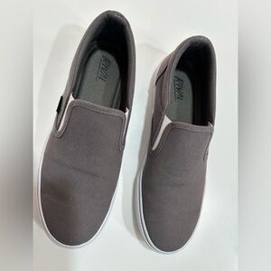 Rival Stretch Fit Gray Canvas Slip-on
